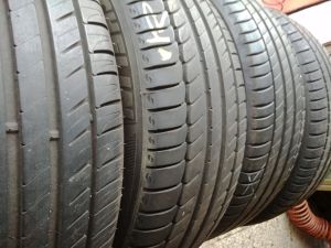 215/60R17 MICHELIN 96V