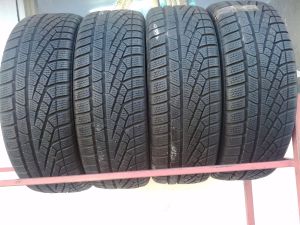 215/60R17  PIRELLI 96H