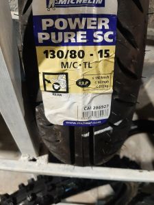 130/80/15  MICHELIN  63P