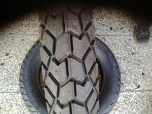 140/90R17 MICHELIN  72R